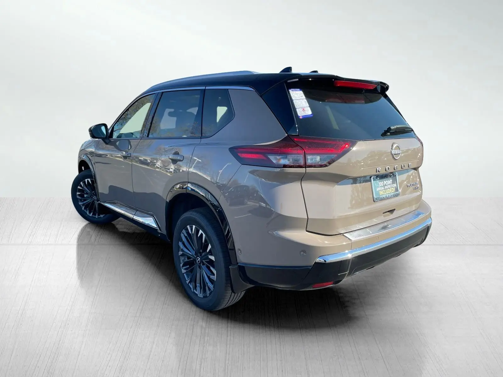 2025 Nissan Rogue Platinum photo 4