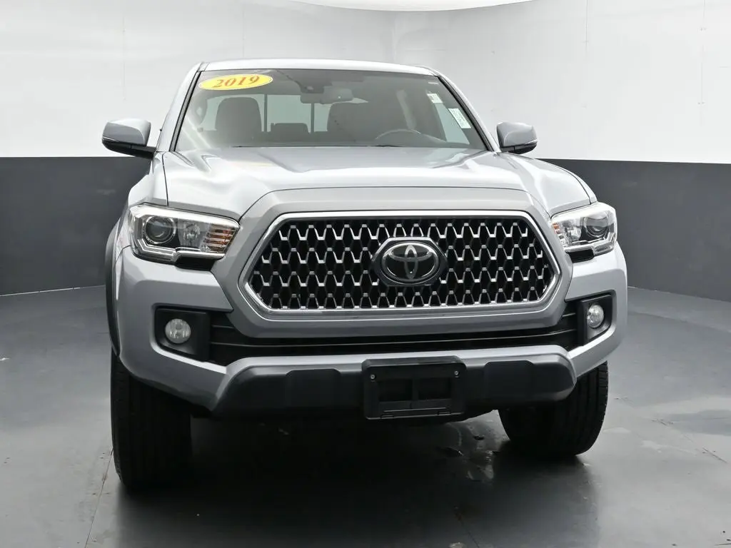 2019 Toyota Tacoma TRD Off-Road V6 photo 3