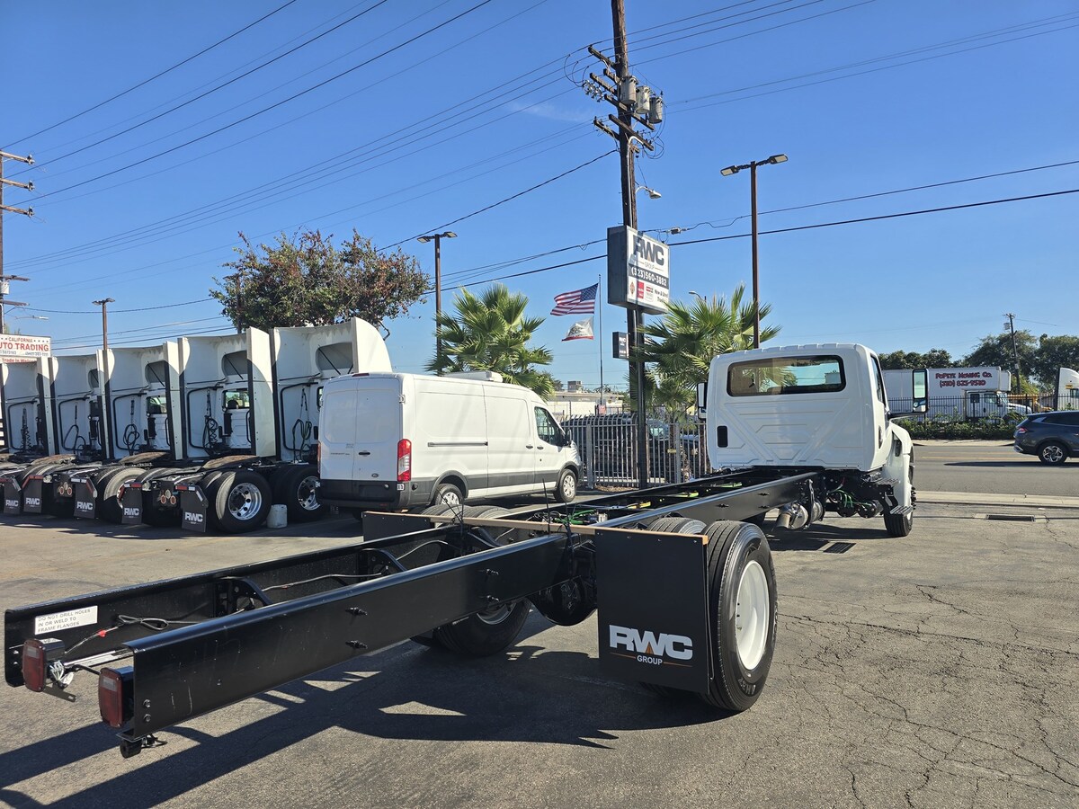 2027 International MV in CA — photo 3