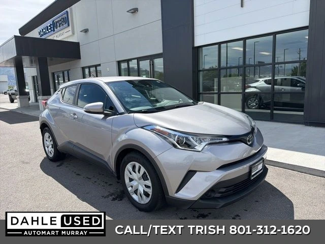 2019 Toyota C-HR LE's photo