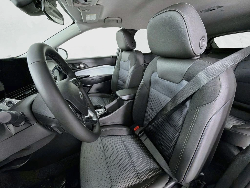 2026 Chevrolet Trax LT - Photo 20