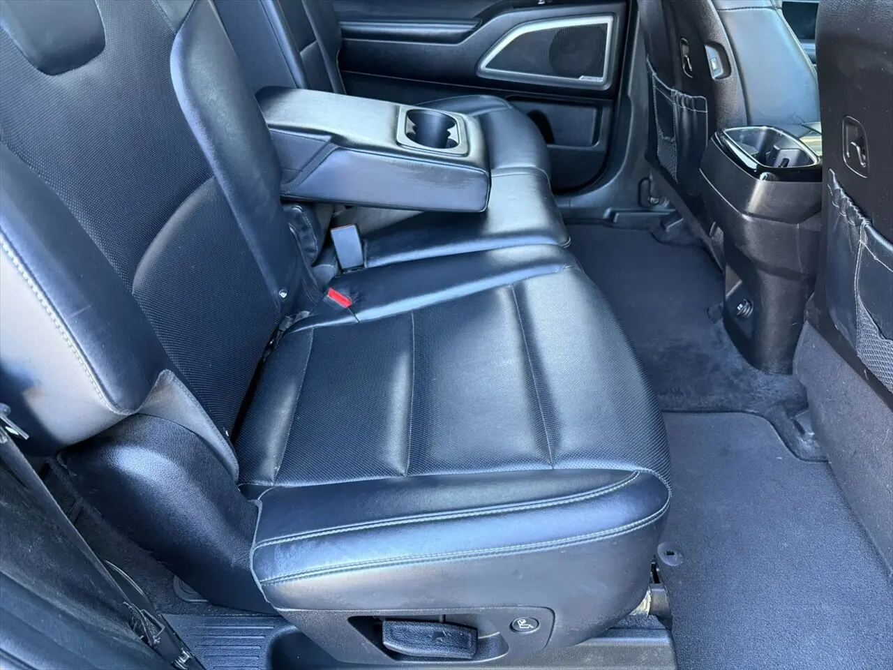2022 Kia Telluride LX photo 24