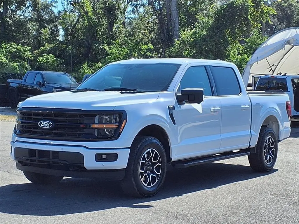 2024 Ford F-150 XLT photo 3