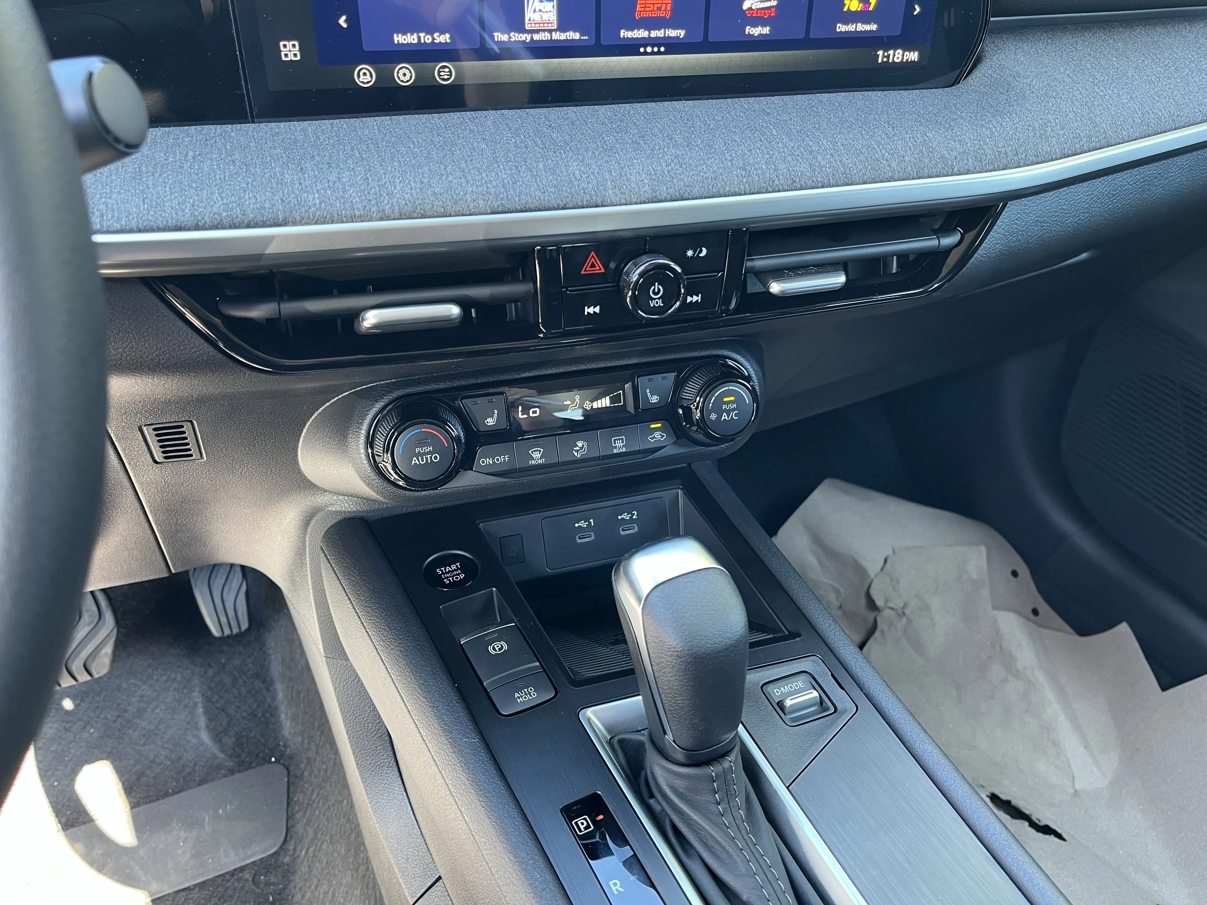 2026 Nissan Kicks SV photo 14