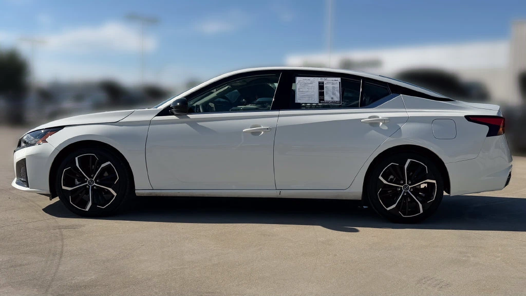 Used 2026 Nissan Altima SR with VIN 1N4BL4CV3TN338469 for sale in Kansas City