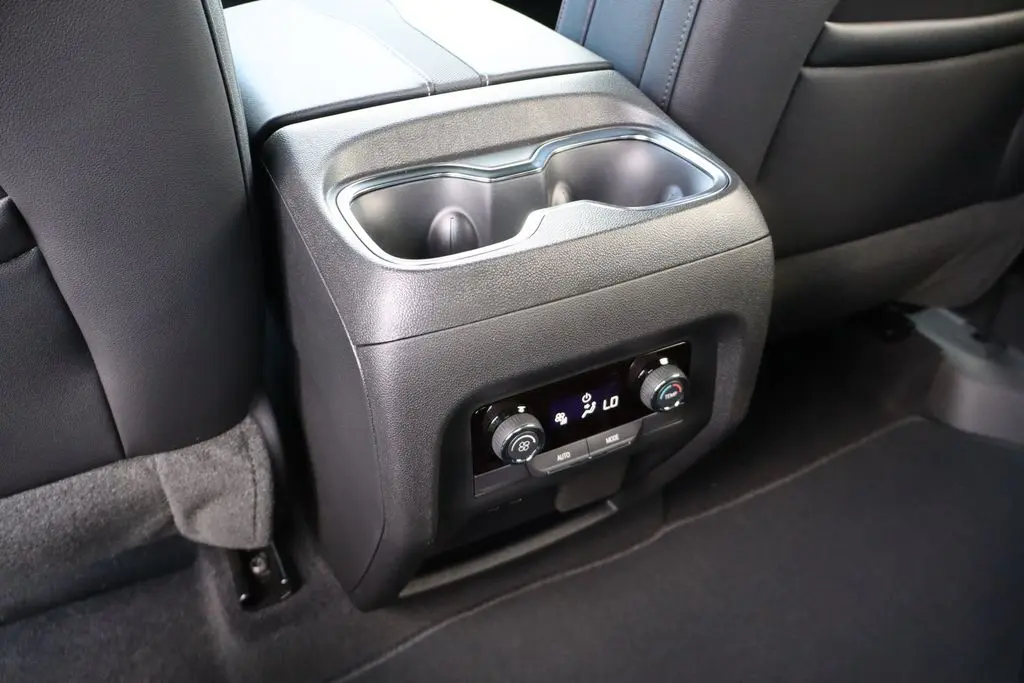 2026 Chevrolet Traverse Z71 photo 40
