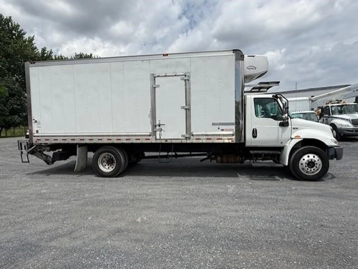 2020 International MV - image 6