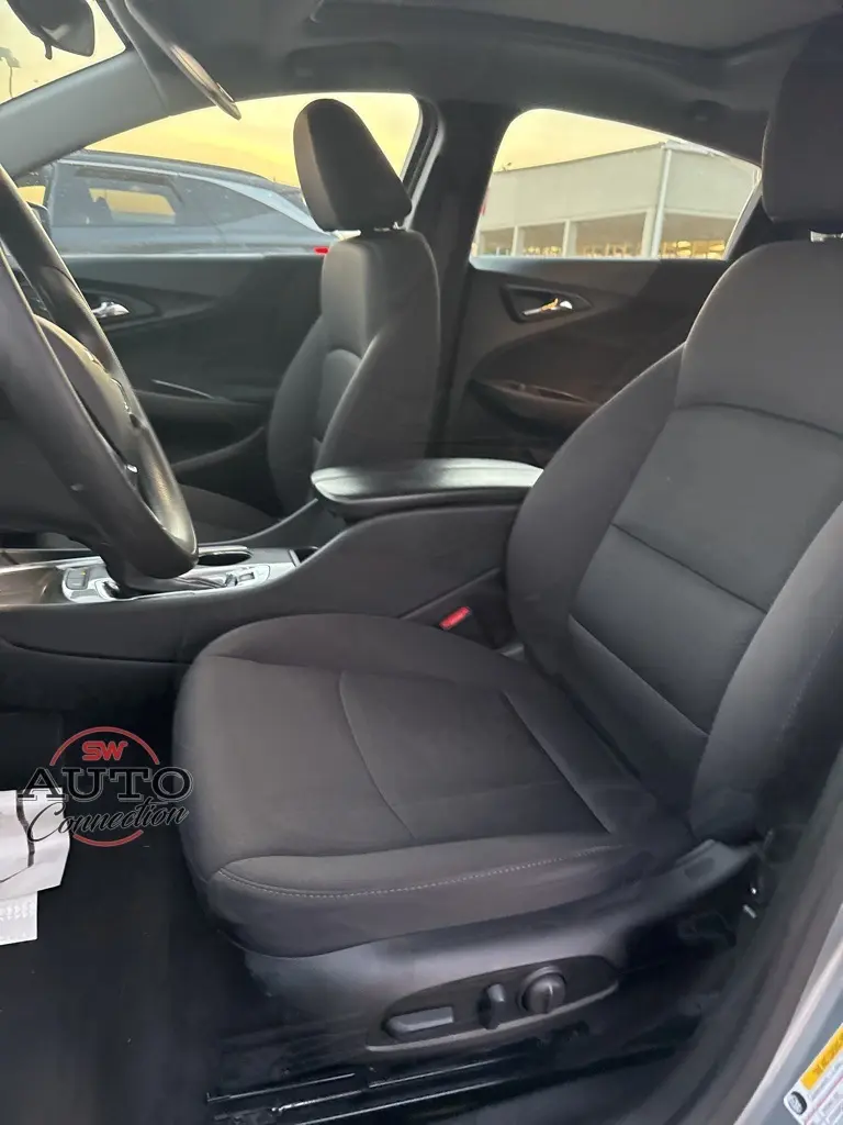 2024 Chevrolet Malibu 1LT photo 12