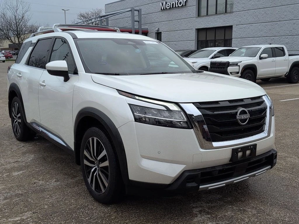 2023 Nissan Pathfinder Platinum