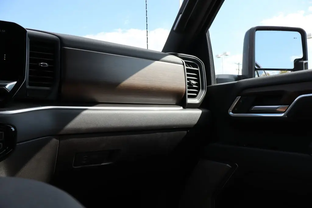 2025 Chevrolet Silverado 2500HD High Country photo 49