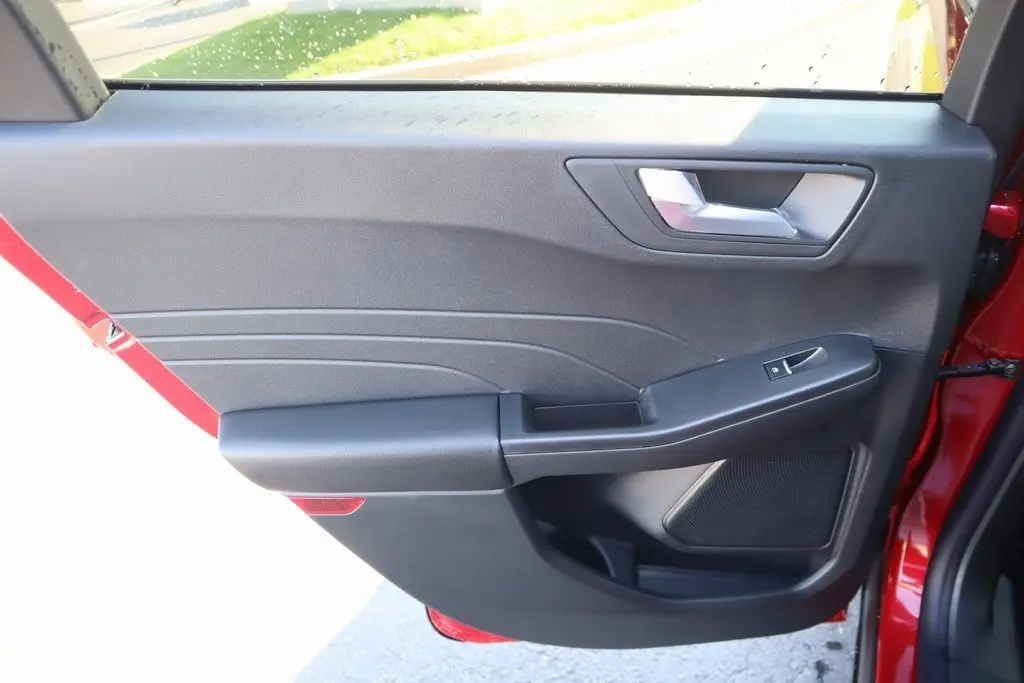 2026 Ford Escape ST-Line photo 16