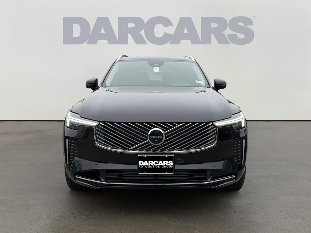 2025 Volvo - image 2