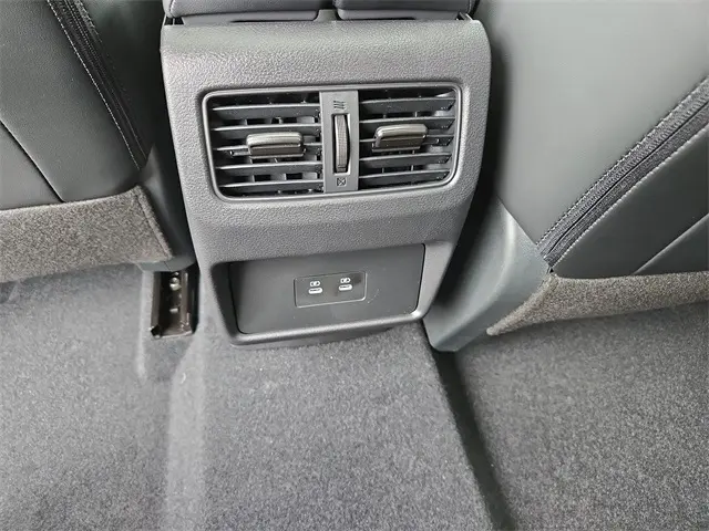 2026 Nissan Rogue SV photo 16