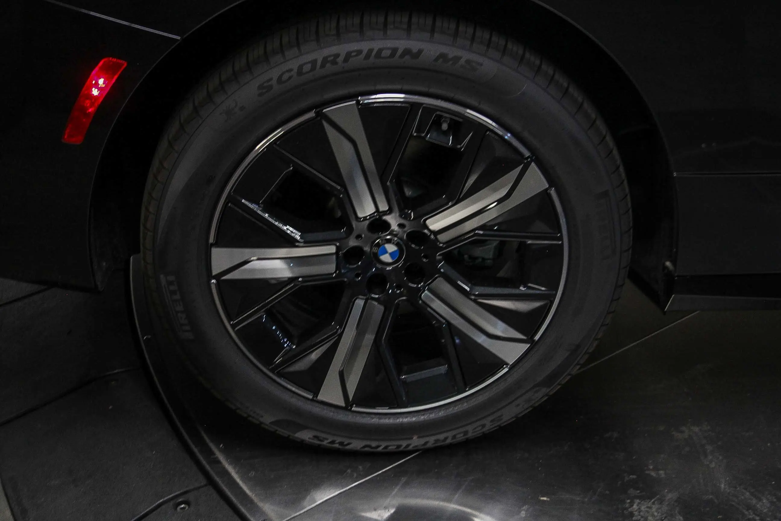 2026 Bmw iX photo 8