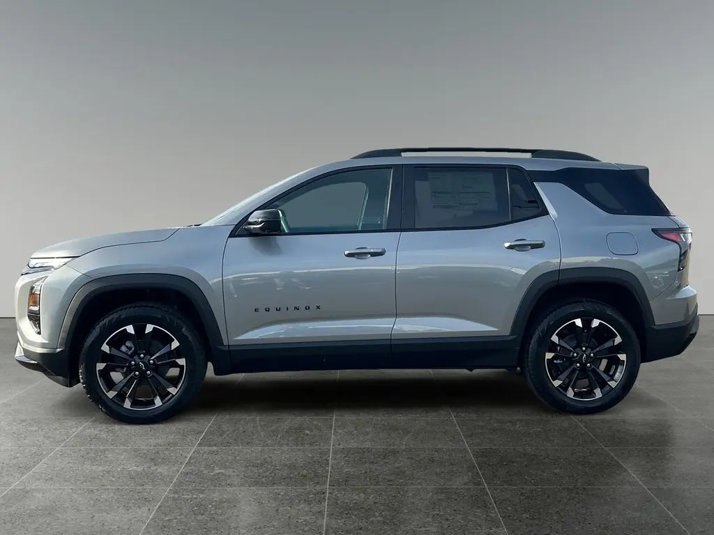 2026 Chevrolet Equinox RS photo 2