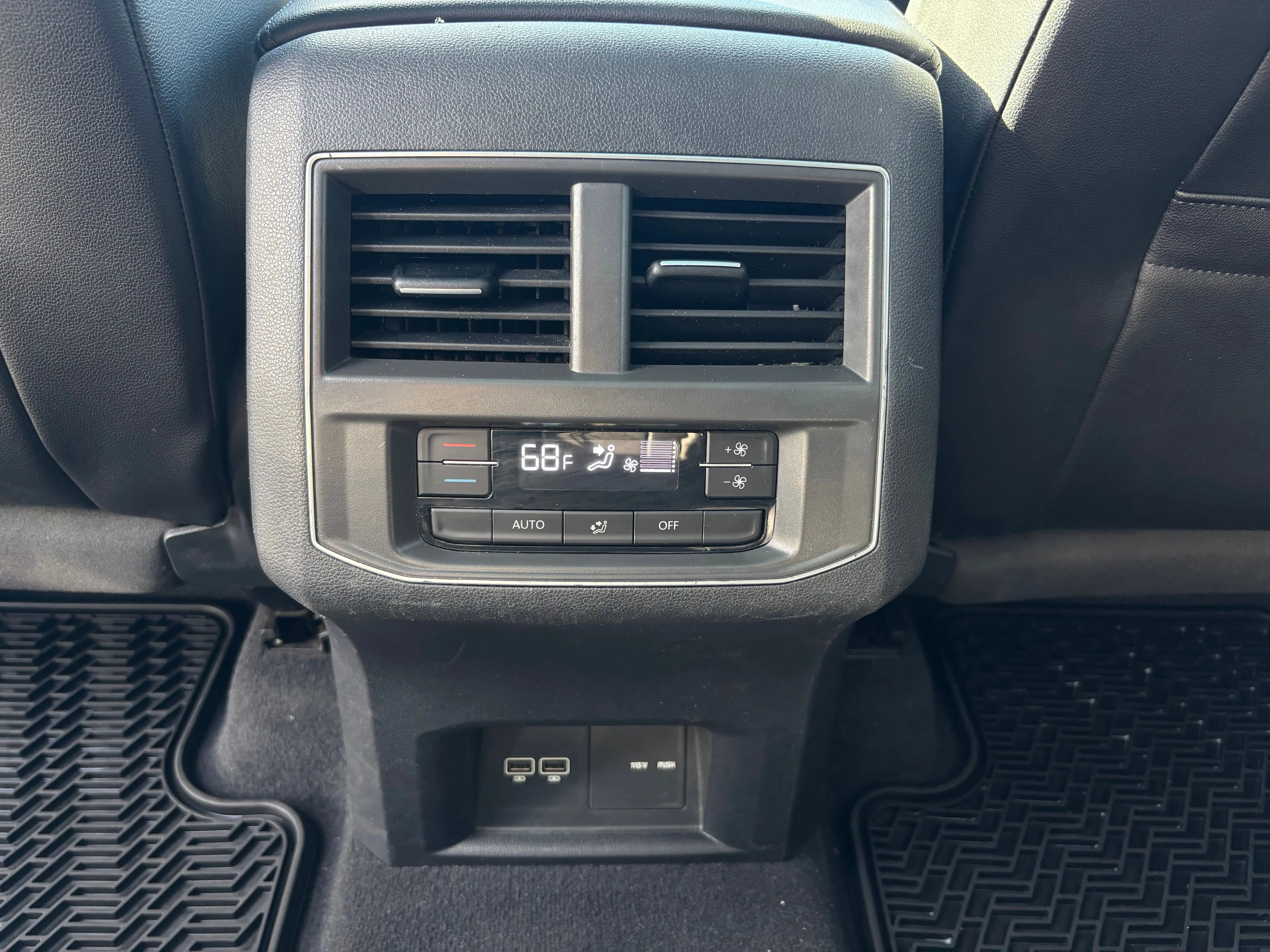 2019 Volkswagen Atlas V6 SEL R-Line photo 2