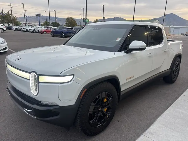 2023 Rivian R1T Launch Edition photo 3
