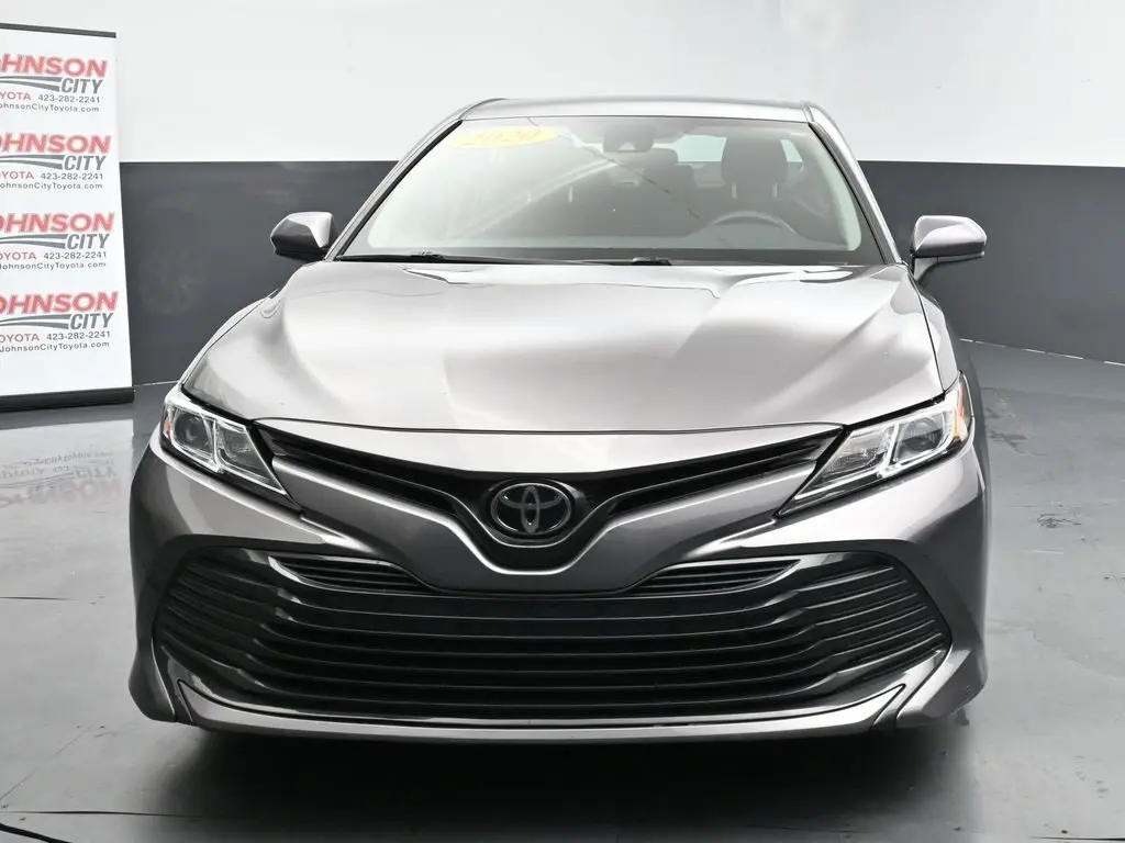 2020 Toyota Camry LE photo 3