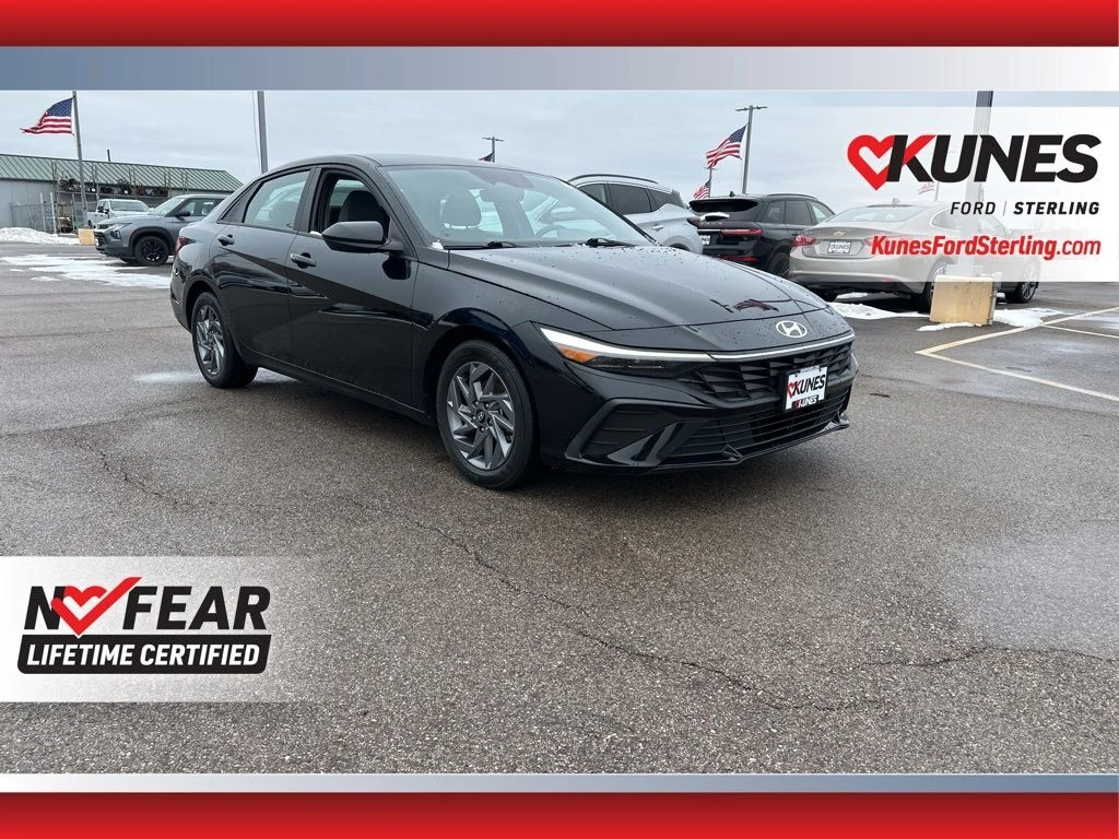 2024 Hyundai Elantra SEL's photo