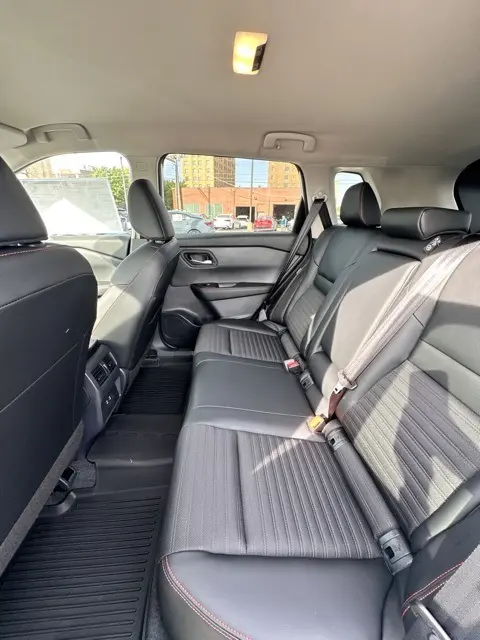 2026 Nissan Rogue SV photo 25