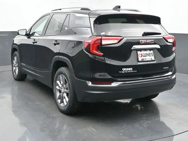 2024 Gmc Terrain SLT photo 3