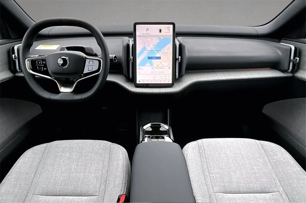 2026 Volvo - image 5