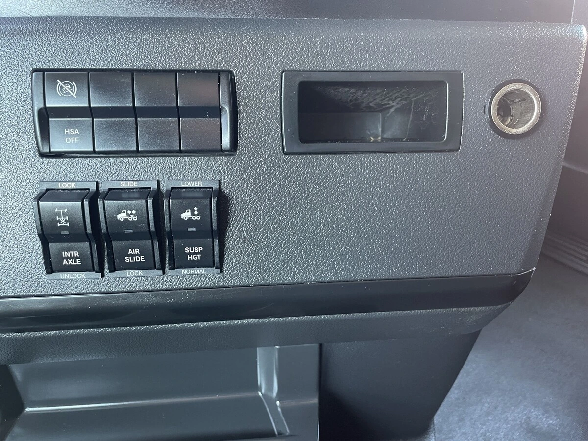 2024 Freightliner Cascadia - image 15