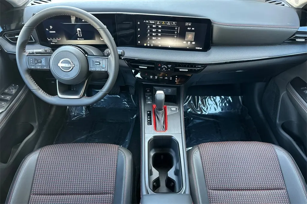 2026 Nissan Kicks SR photo 12