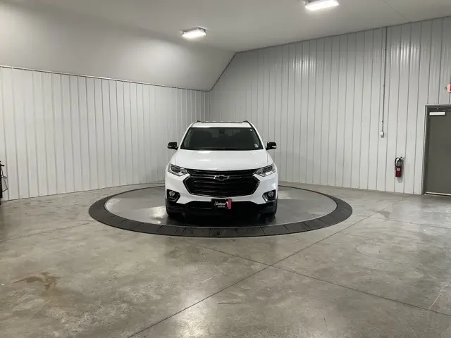 Used 2019 Chevrolet Traverse Premier with VIN 1GNEVKKW7KJ210555 for sale in Roanoke, IN