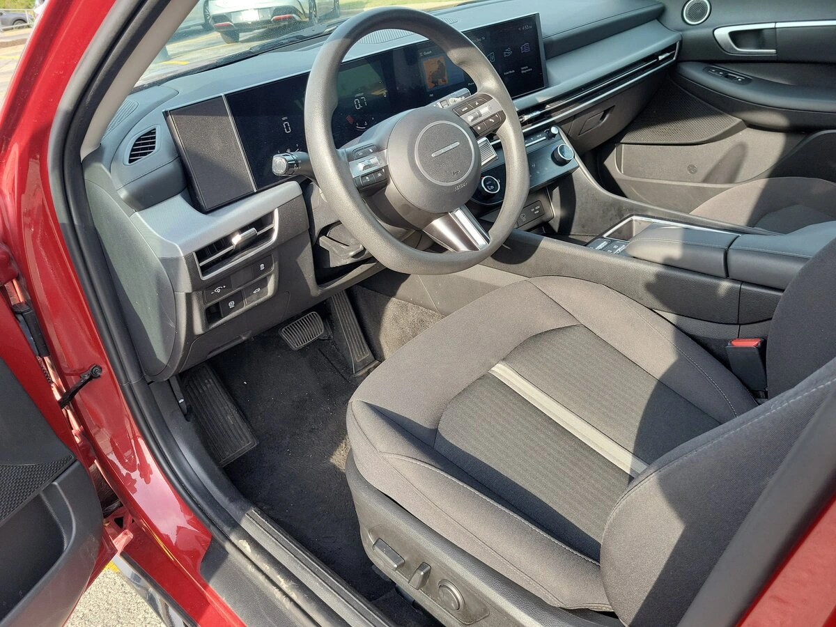 2025 Hyundai Sonata SEL - Photo 18