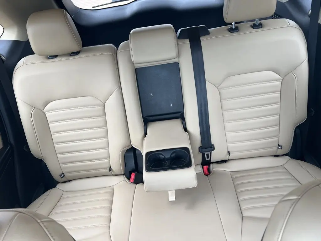 2020 Ford Edge SEL photo 19