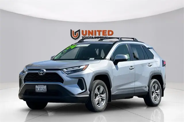2024 Toyota RAV4 Hybrid LE photo 4
