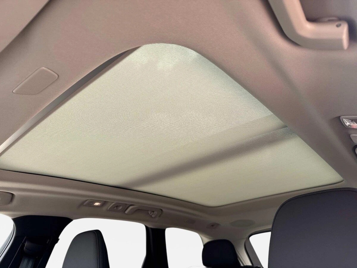 2026 Volvo - image 21