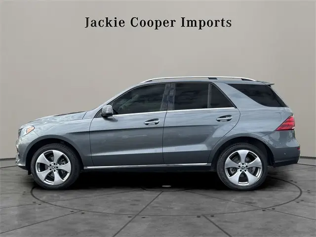 2017 Mercedes Benz GLE 350 4MATIC photo 2