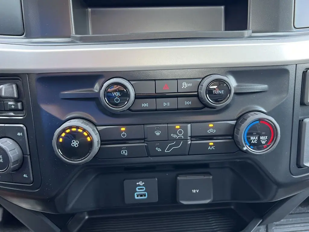2025 Ford F-250 photo 19