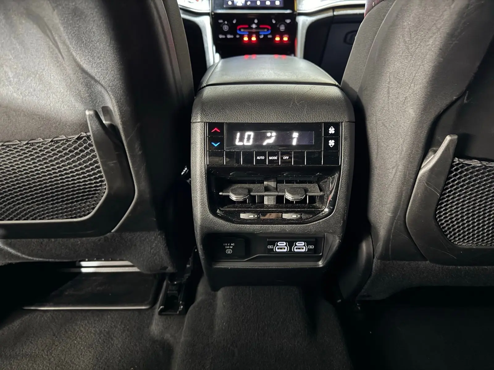 2024 Jeep Grand Cherokee Altitude photo 16