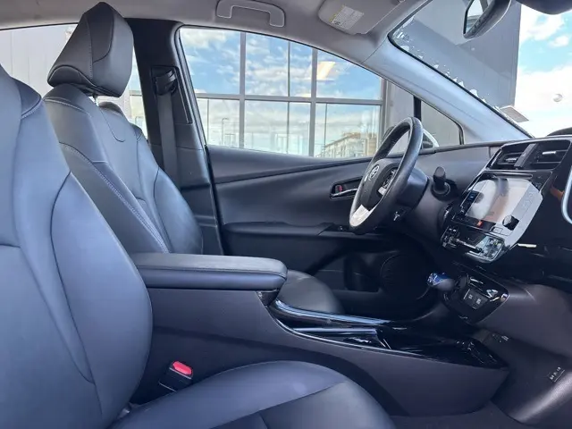 2017 Toyota Prius Four photo 10