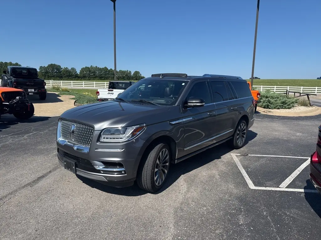 2021 Lincoln Navigator L Reserve photo 4