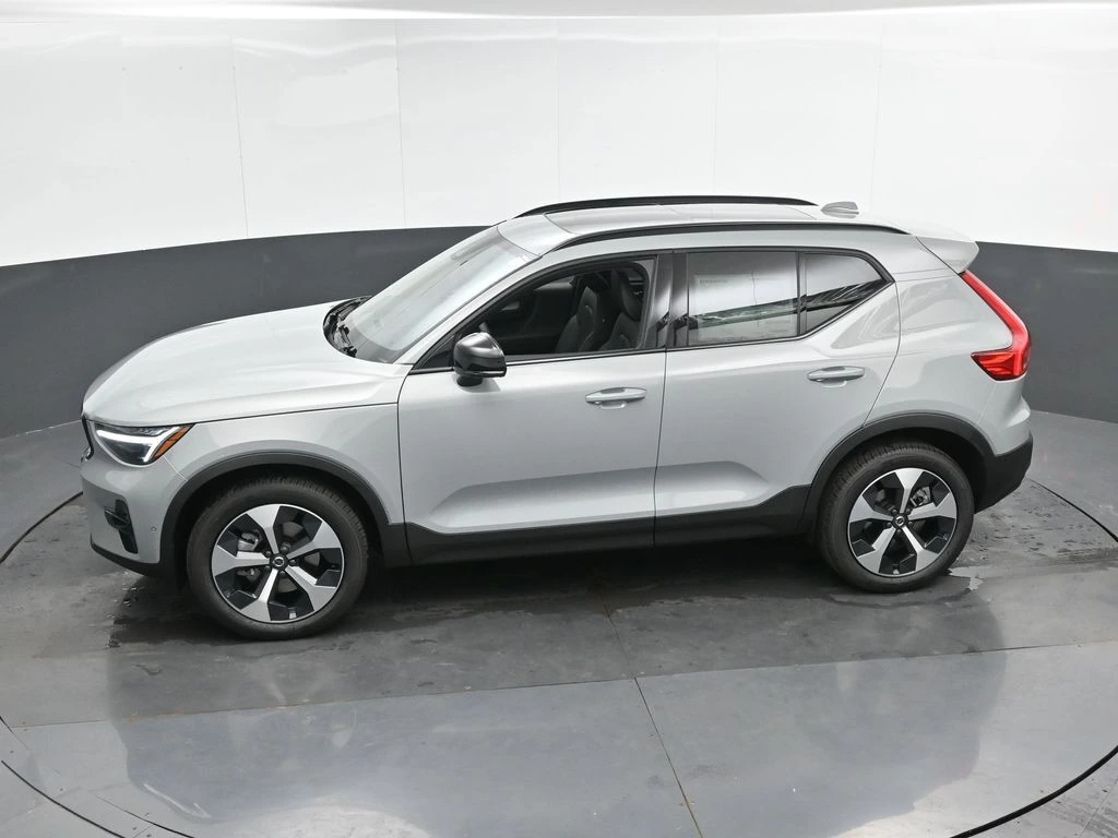 2026 Volvo XC40 Plus - Photo 35