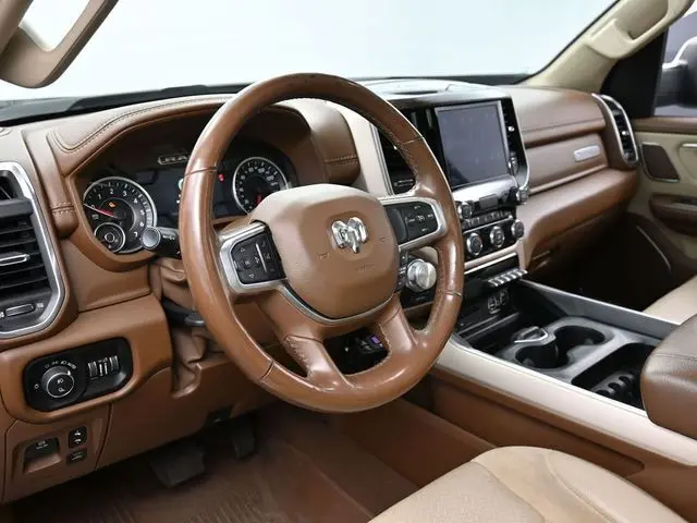 2019 Ram 1500 Laramie photo 16