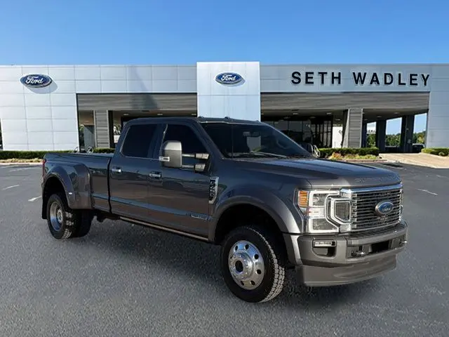 2022 Ford F-450 Super Duty Limited's photo