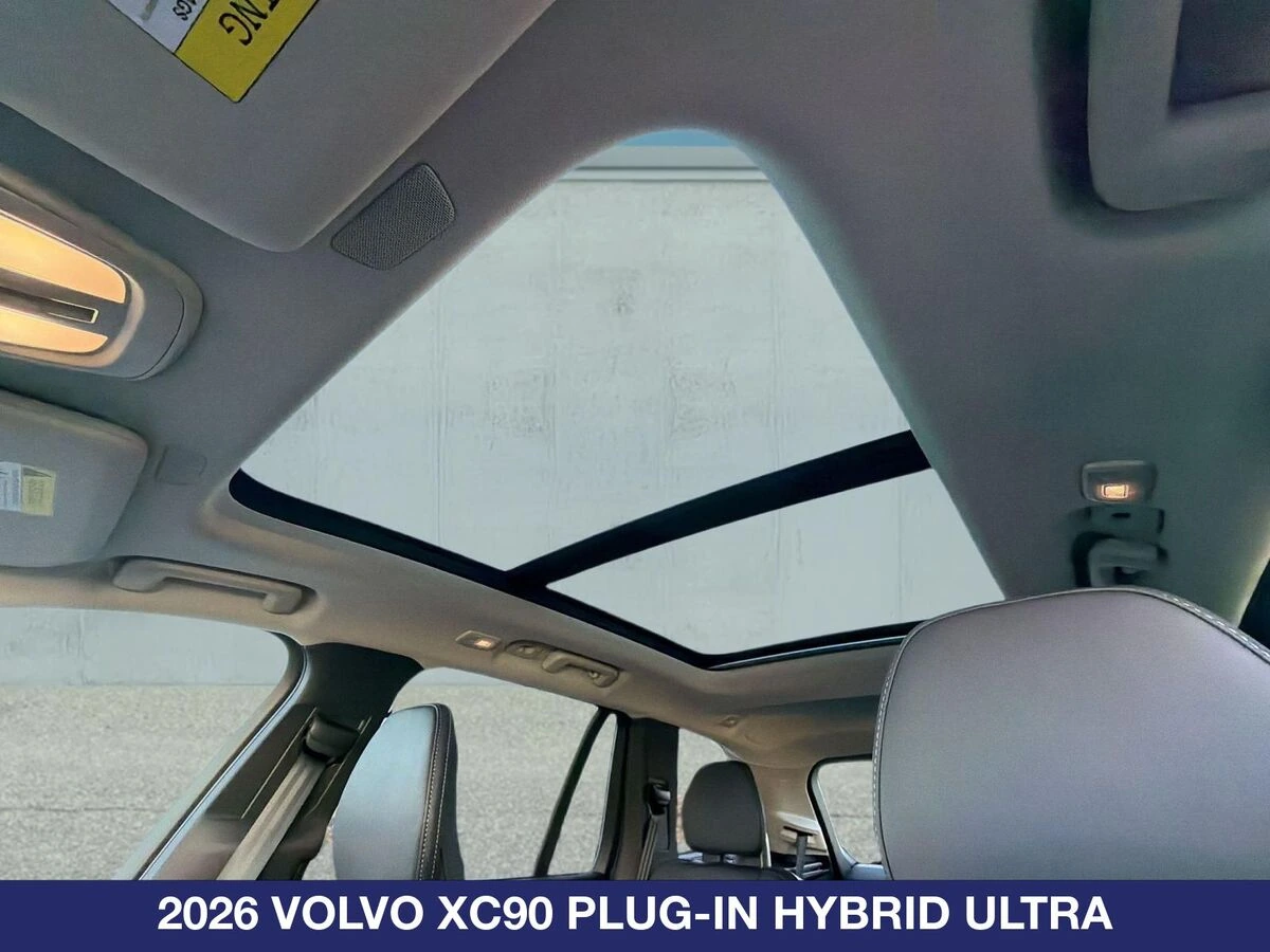 2026 Volvo - image 15