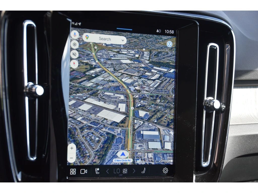 2025 Volvo - image 20