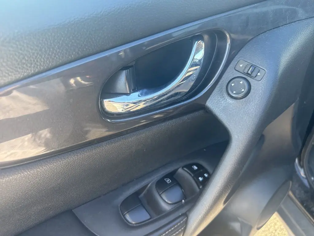 2020 Nissan Rogue SV photo 18