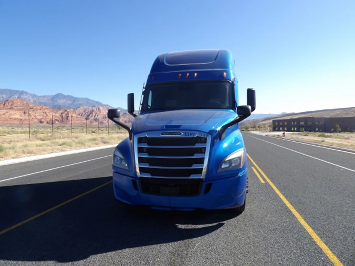 2022 Freightliner Cascadia — photo 4