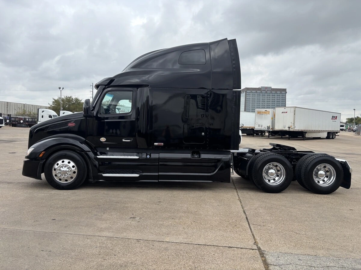 2023 Peterbilt 579 — photo 7