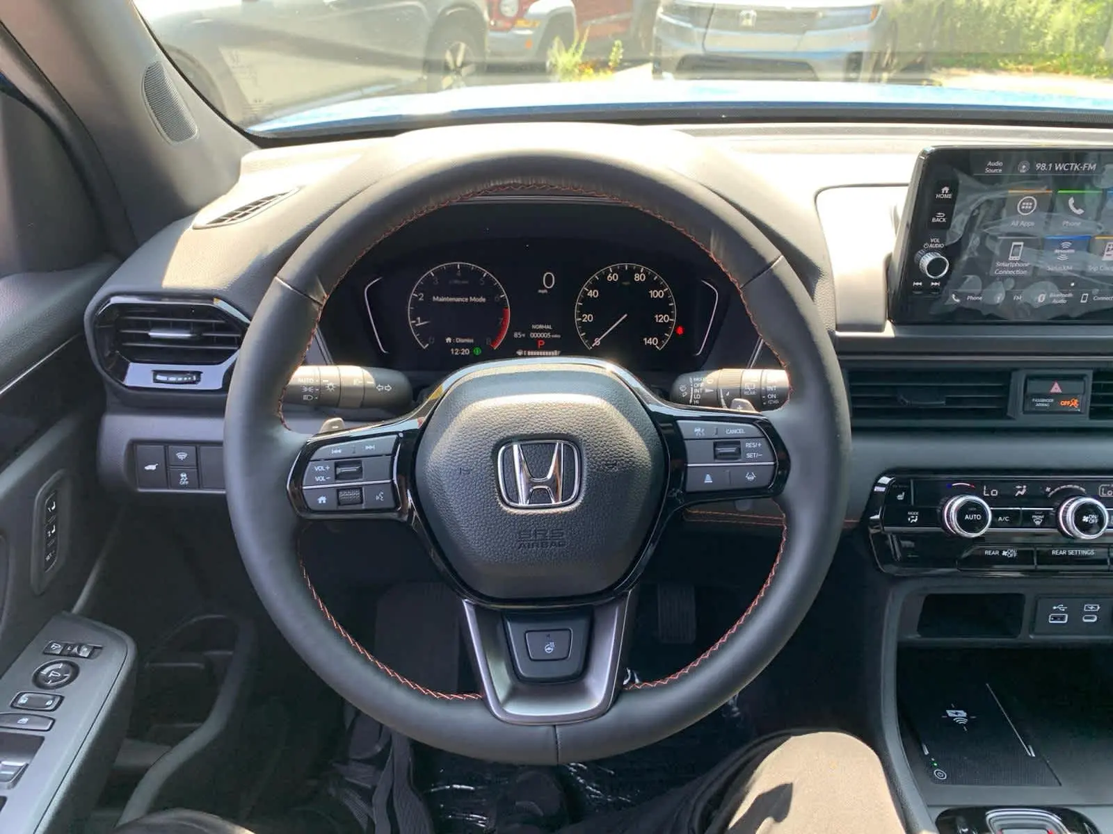 2025 Honda Pilot TrailSport photo 13