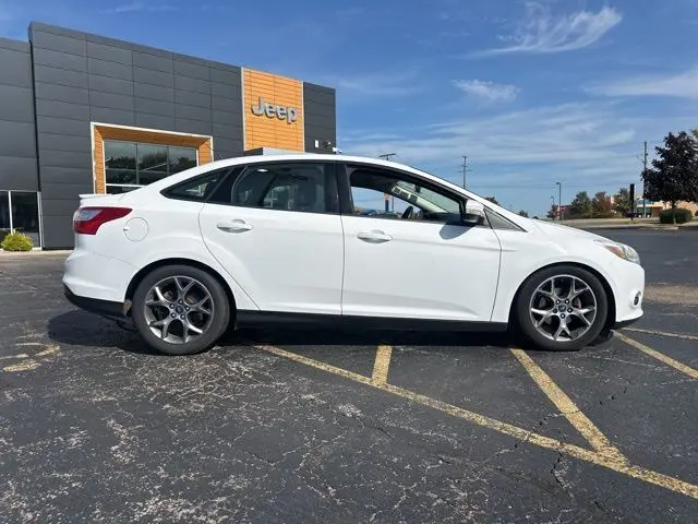2014 Ford Focus SE photo 3