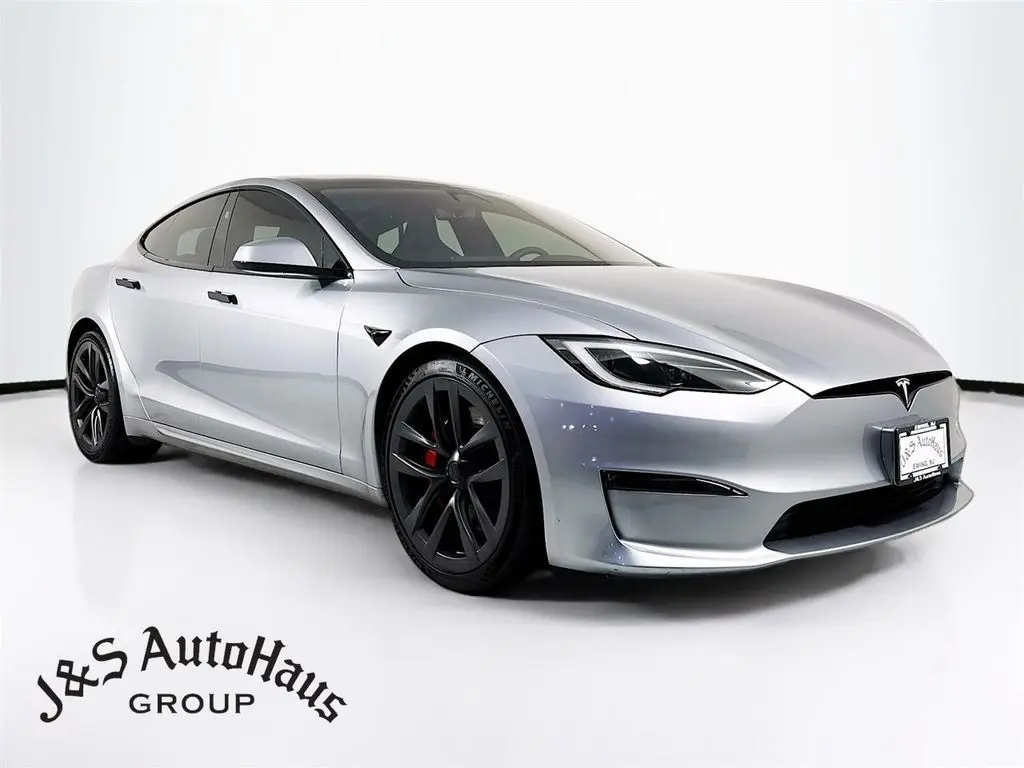 2025 Tesla Model S Plaid's photo