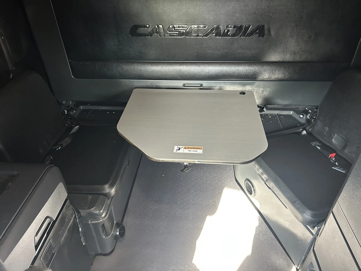 2023 Freightliner Cascadia - image 14